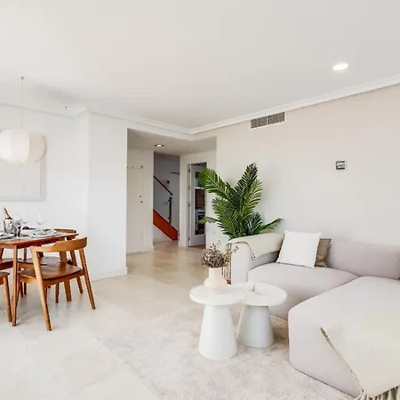 Sea View & Mountain View With Private Jacuzzi - Sunset Golf, 에스테포나