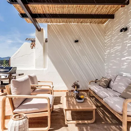 Sea View & Mountain View With Private Jacuzzi - Sunset Golf, Lejlighed *