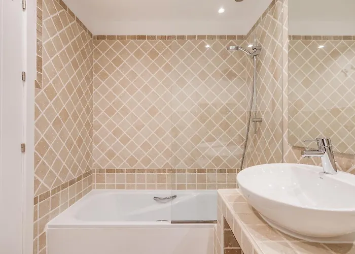 Sea View & Mountain View With Private Jacuzzi - Sunset Golf, 아파트 *