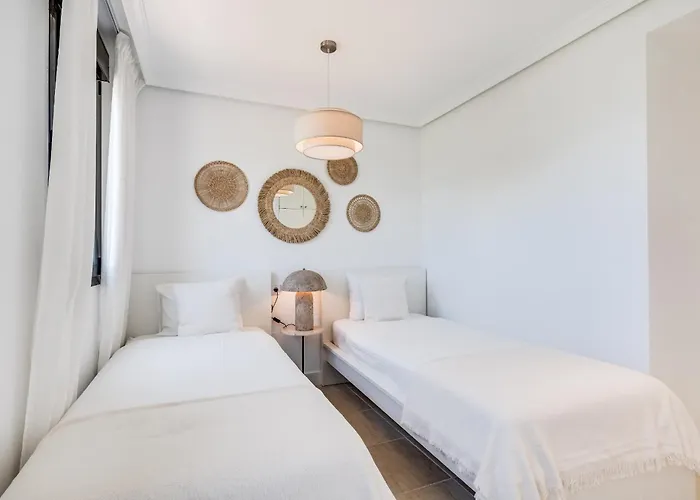 아파트 Sea View & Mountain View With Private Jacuzzi - Sunset Golf, 에스테포나