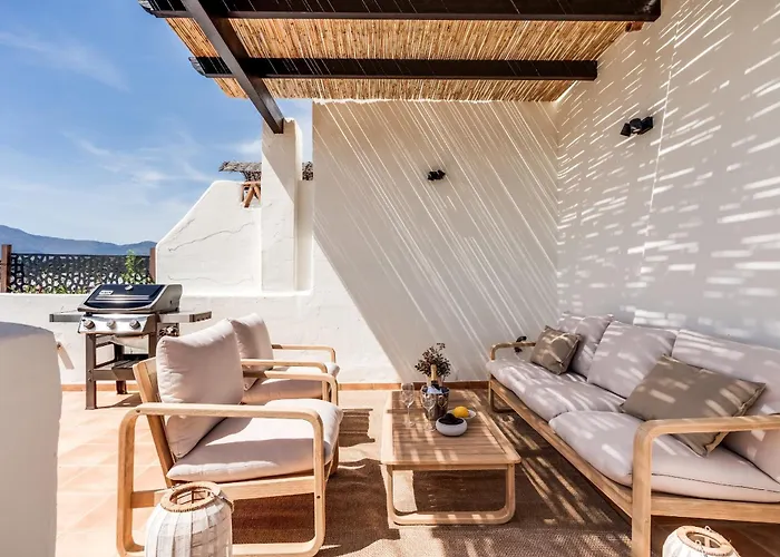 Sea View & Mountain View With Private Jacuzzi - Sunset Golf, 아파트 *