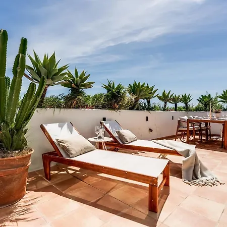Sea View & Mountain View With Private Jacuzzi - Sunset Golf, Appartement Estepona